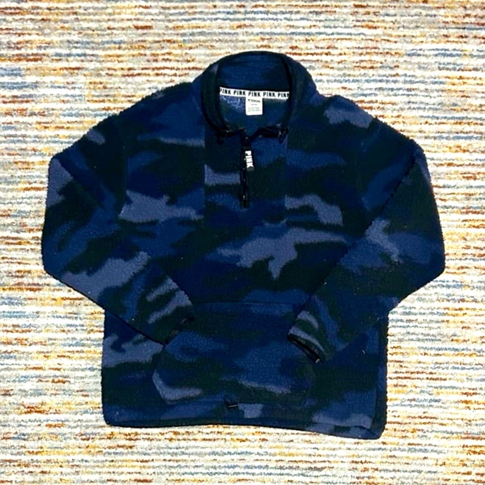 Victoria Secret PINK Camo Sherpa